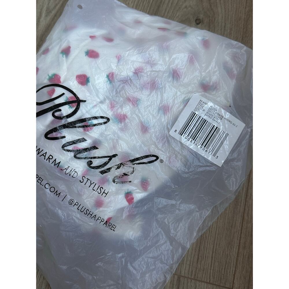 NEW NWT Plush Revolve Strawberry 3 Piece Pajama set size Xs - Picture 3 of 6